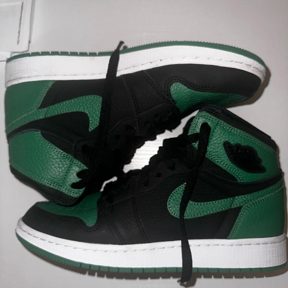 Nike Air Jordan 1 Retro High OG 'Pine Green 2.0